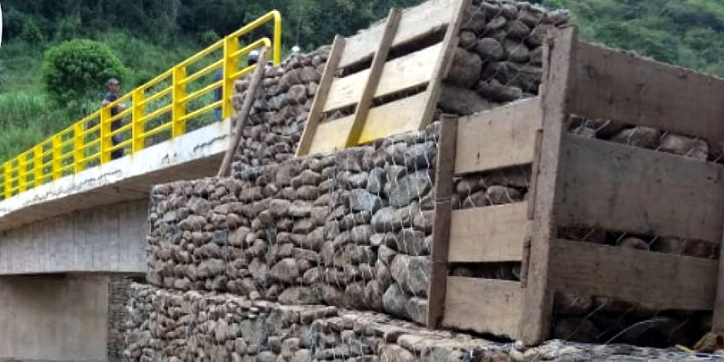 Habitantes de la vereda Montefrío de Chaguaní estrenan puente sobre quebrada La Vieja 


