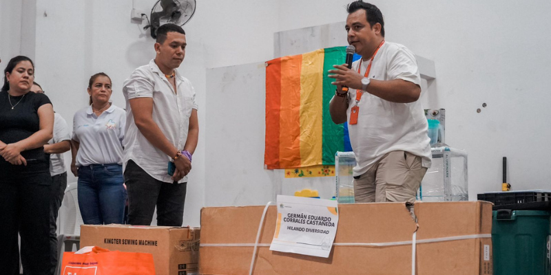 23 emprendimientos LGBTIQA+ reciben dotación productiva integral en Cundinamarca