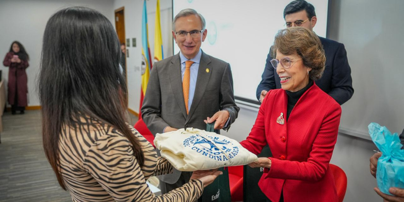 21 comisarios de familia inician especialización en Derecho de Familia en el Externado





