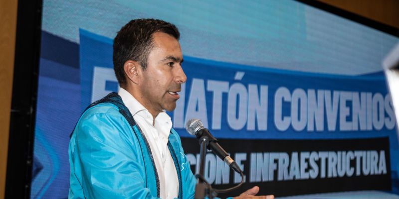 Gobernador Jorge Rey lidera firma de convenios por más de $8.900 millones para dotar a hospitales y centros de salud