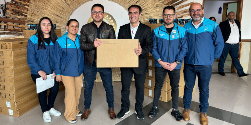 Fómeque recibe 20 nuevos equipos tecnológicos para fortalecer su Centro Interactivo Digital

