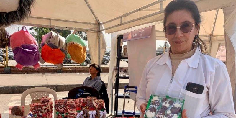 Gobernación de Cundinamarca entrega apoyos económicos y maquinaria a 500 mujeres emprendedoras