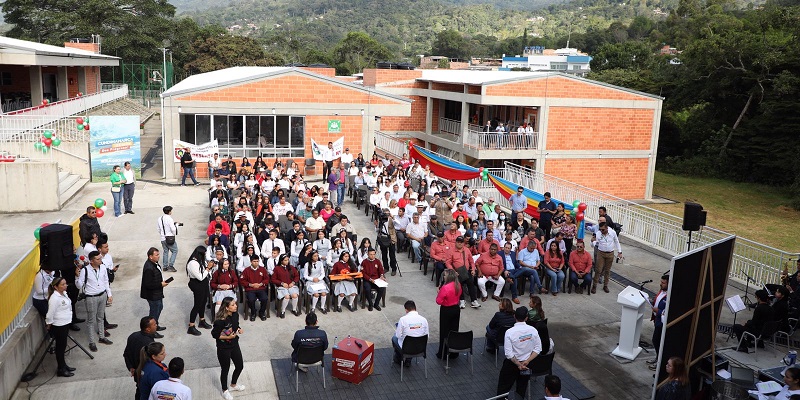 Gobernador Inauguró la Institución Educativa Santa Inés de Silvania