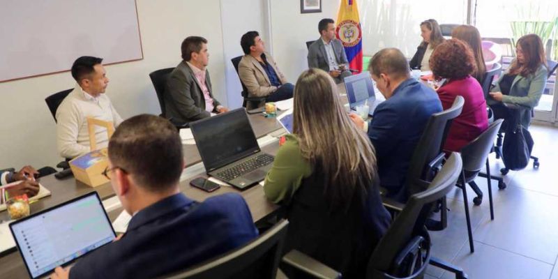 Gobernador Jorge Rey solicita a Minvivienda liberar $590.000 millones para agua potable y saneamiento en Cundinamarca