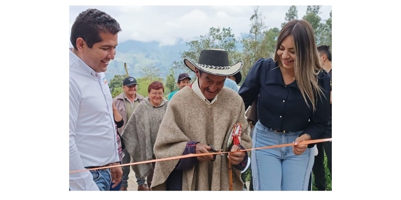Hoy se entregaron más de 70 obras en 14 municipios de Cundinamarca
