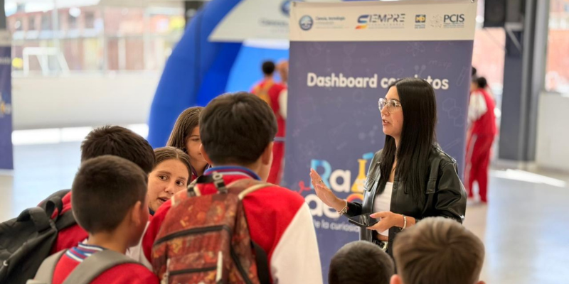Cinco municipios y 815 estudiantes participan en Raíces de Ciencia, programa de innovación educativa en Cundinamarca