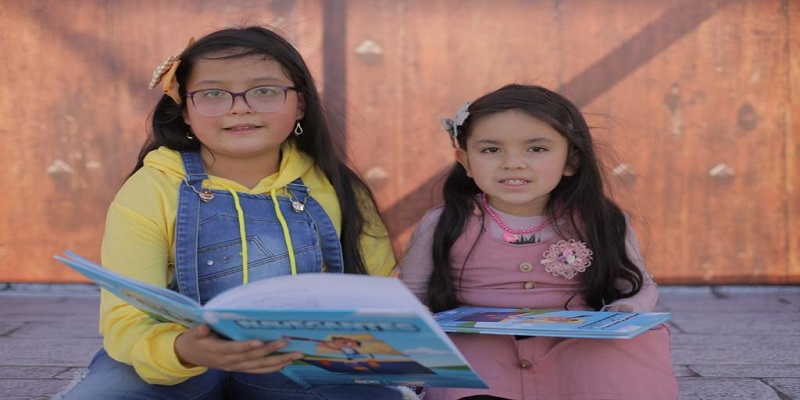 Niños ganadores de "AQUACHALLENGE", plasman sus propuestas en el libro Navegantes