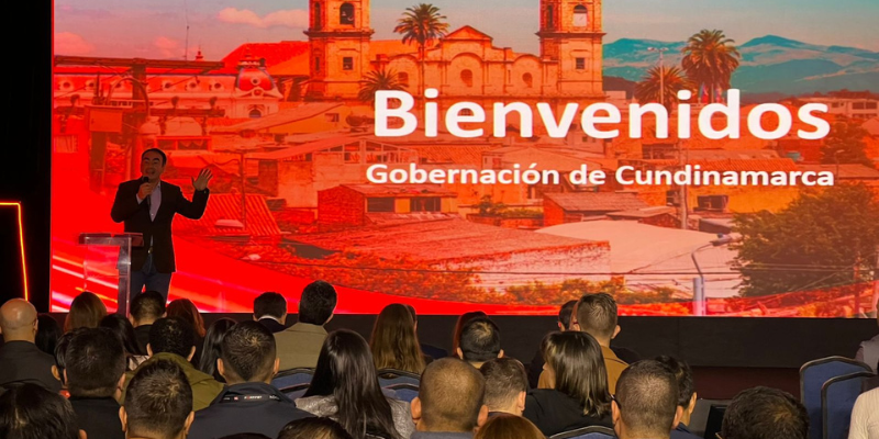 Cundinamarca demuestra su liderazgo digital en el Summit Claro Tech 2025



