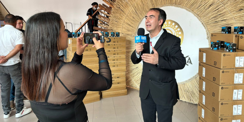 Fómeque recibe 20 nuevos equipos tecnológicos para fortalecer su Centro Interactivo Digital

