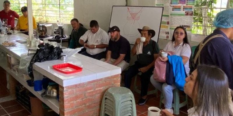 Estrategia Escuela y Café entrega dotación para instituciones rurales de Cundinamarca
