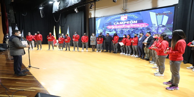 Cundinamarca le hace un merecido reconocimiento a las "Leonas" de Santa Fe campeonas 2020