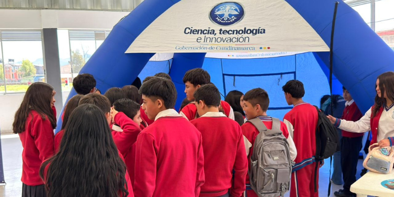 Cinco municipios y 815 estudiantes participan en Raíces de Ciencia, programa de innovación educativa en Cundinamarca