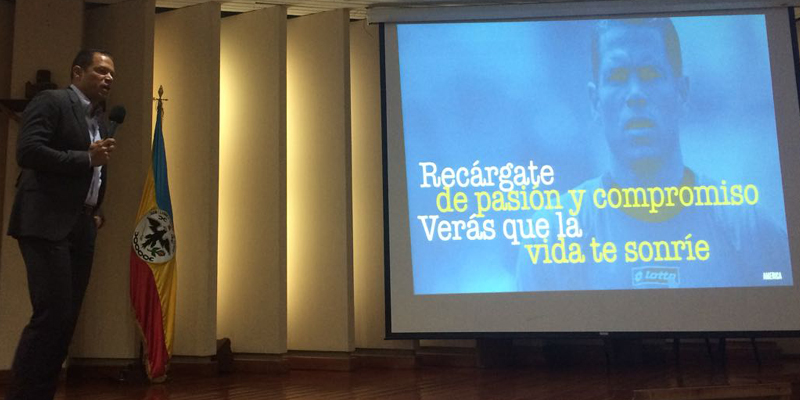 Más de 200 funcionarios participaron en charla con Óscar Córdoba sobre la felicidad
 


















