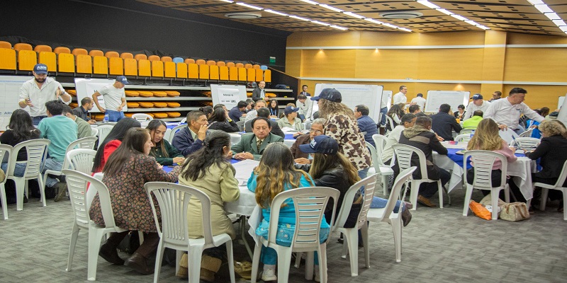 Gobernación y Región Metropolitana buscan soluciones colectivas para la movilidad en Cundinamarca