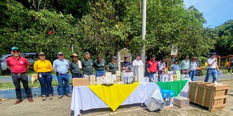 Estrategia Escuela y Café entrega dotación para instituciones rurales de Cundinamarca