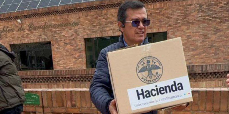 Secretaría de Hacienda entrega $10 millones y 90 kits humanitarios para apoyar a más de 60.000 familias afectadas en Córdoba
