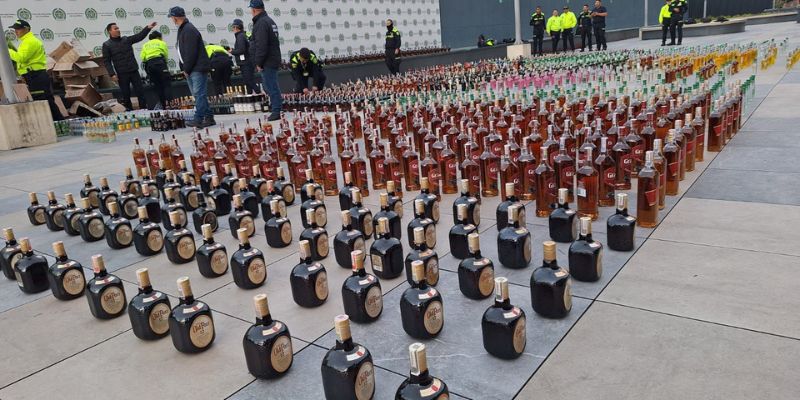 Gobernador Rey destacó operativo conjunto que permitió la incautación de licor adulterado y cigarrillos de contrabando en Bogotá 