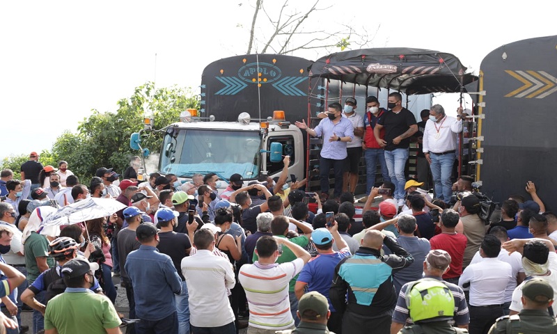 Gobernación llega a acuerdo con el gremio camionero para despejar el corredor vial del Tequendama