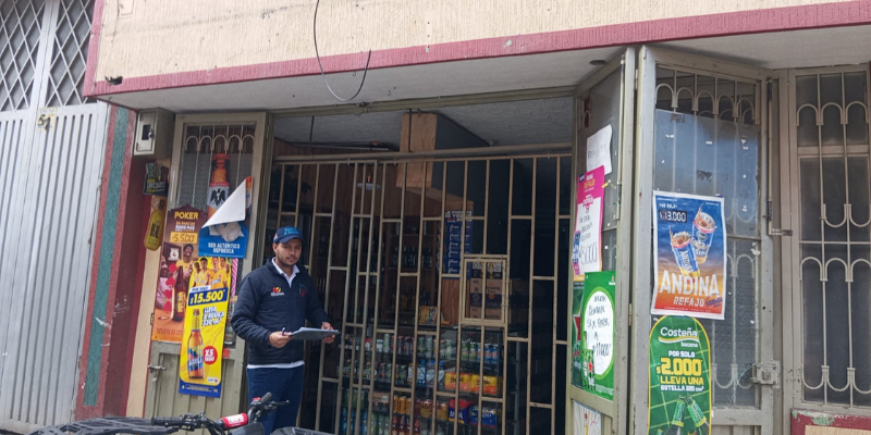 Secretaría de Hacienda de Cundinamarca capacitó a comerciantes en identificación de licor legal y prevención del contrabando