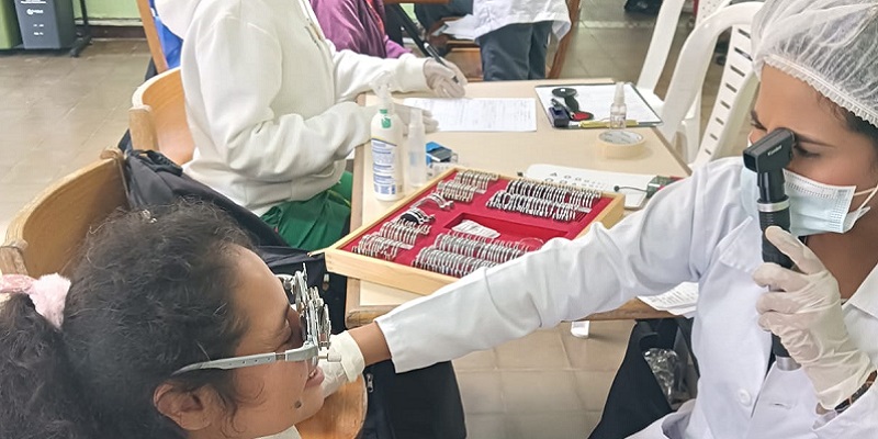 60 usuarias del Centro de  Protección Especial Femenino José Joaquín Vargas recibirán gafas completamente gratis

