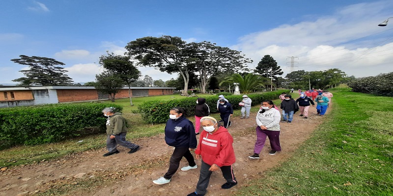 Con caminata ecológica usuarias del Centro femenino Especial José Joaquín Vargas reanudan actividades
