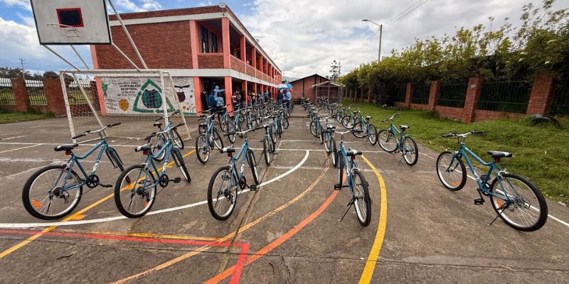 CundiEscarabajos al Cole recibe Mención de Honor en el Premio Nacional de Alta Gerencia 2025





